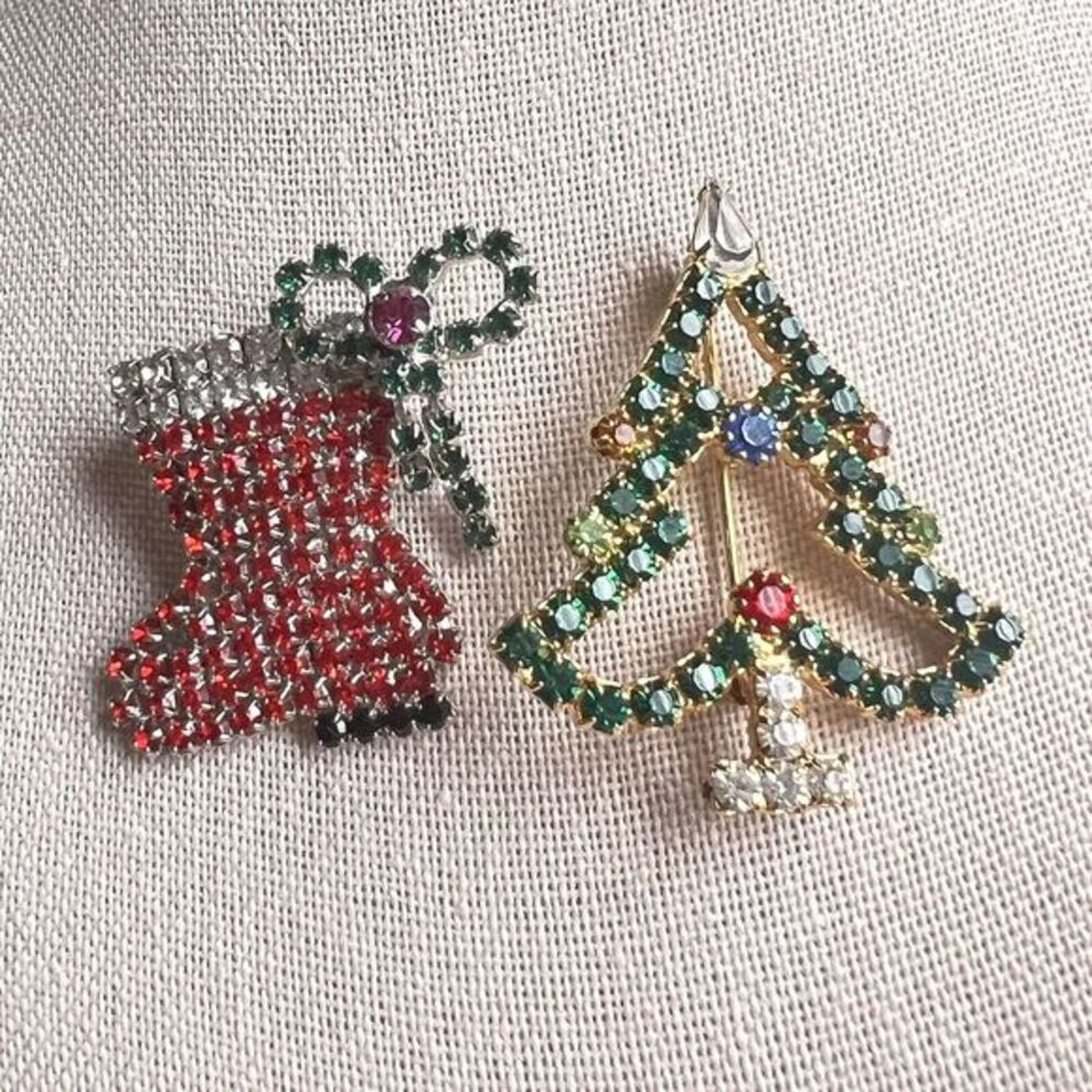 Lot of 2 Christmas Brooch Multicolor, Rhinestone, Christmas tree and‎ boot.